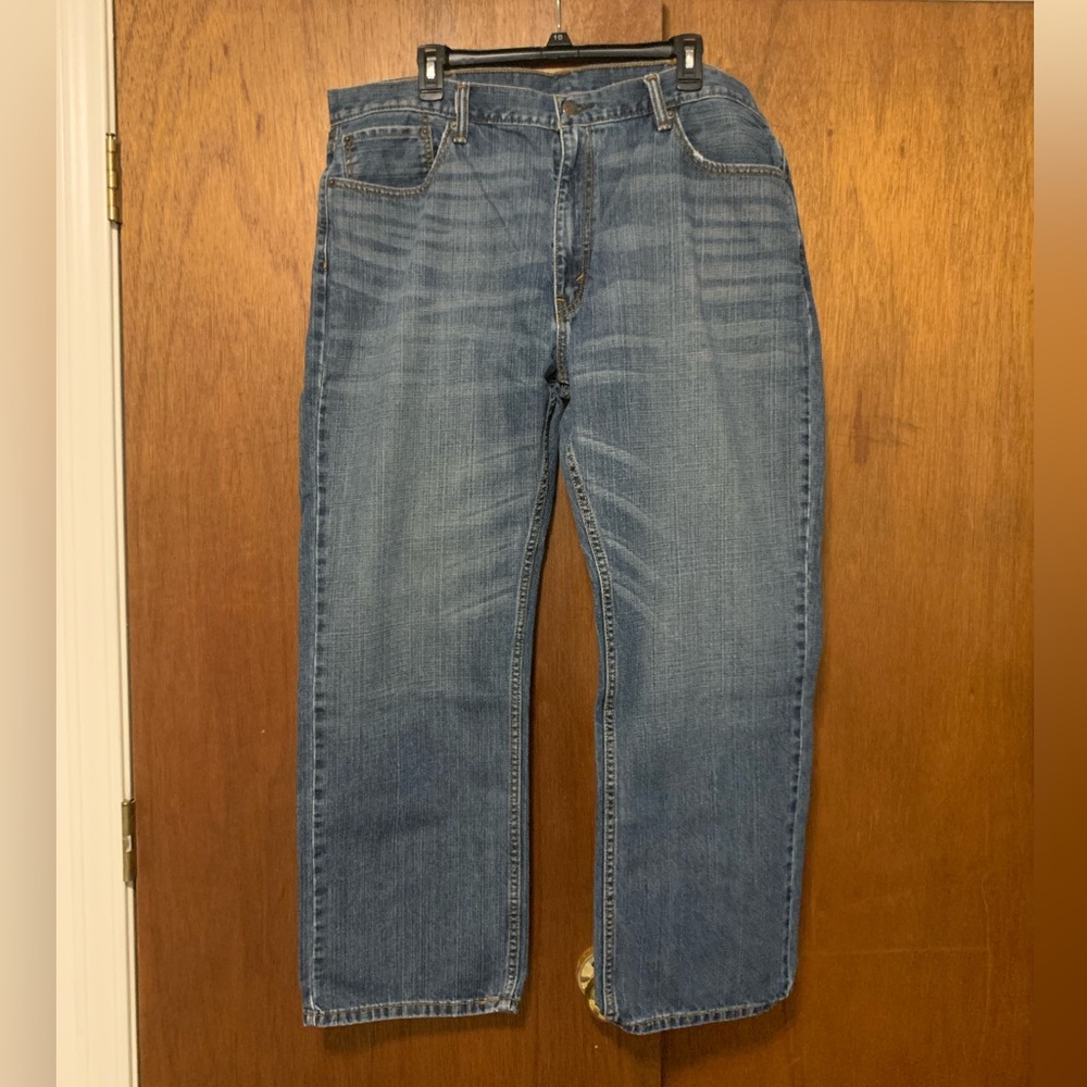 🐠 LEVI’S jean pants size 40W 30L